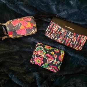 Bundle of Vera Bradley wallets!!